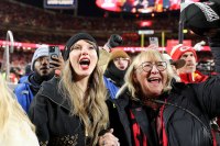 Taylor Swift and Donna Kelce warn Travis Kelce to keep away from Bourbon Street 2
